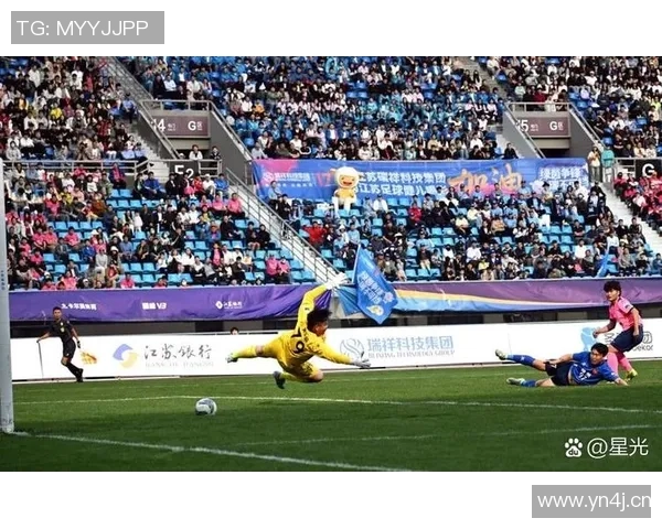 南京足球队以59分稳居联赛积分榜首位争冠形势一片大好 南京足球队以59分稳居联赛积分榜首位争冠形势一片大好