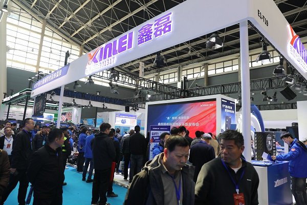 金年会“2025热泵展C位发表！鑫磊磁悬浮变频离心式热泵机组斩获立异大奖